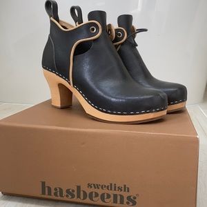 Swedish Hasbeens lace booties